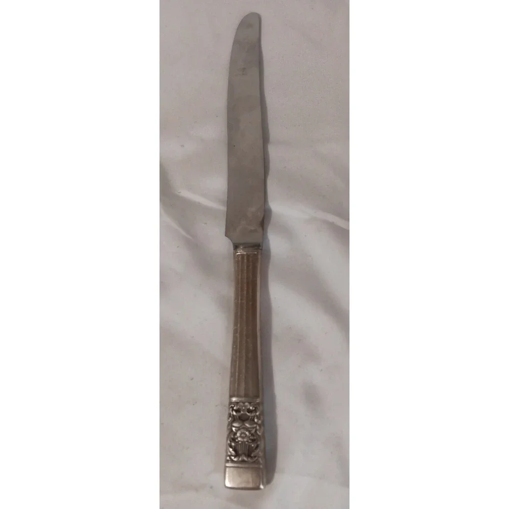 Vintage Oneida Community Dinner Knife Replacement Coronation Silver Plate‎ READ